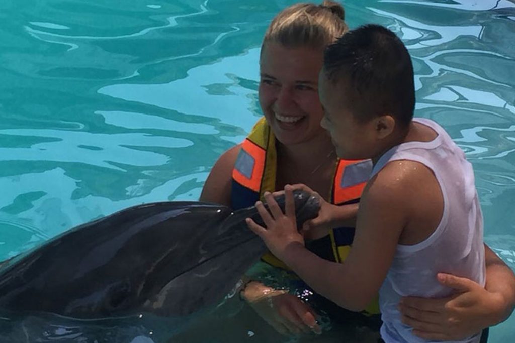 bali dolphin therapy internship